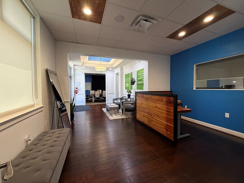 More Photos Of 20008 Champion Forest Dr, Spring Medical For Lease
