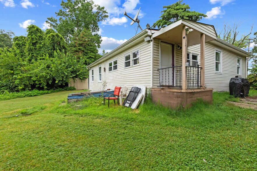 More Photos Of 8002 Fort Smallwood Rd, Baltimore Apartments For Sale