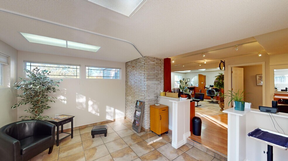 More Photos Of 191 Wyoming St, Lander Office For Sale