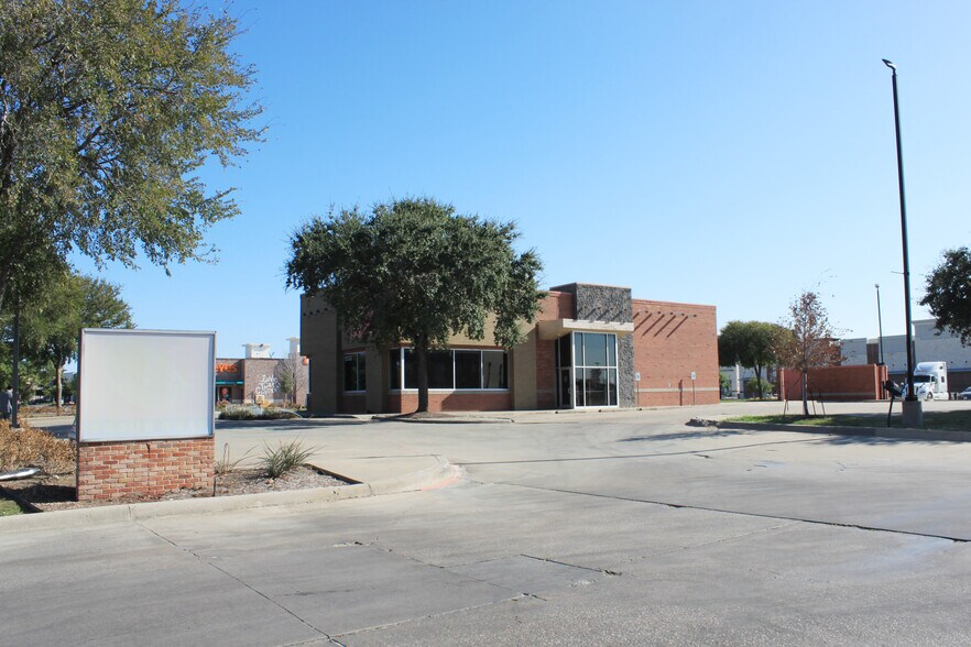 More Photos Of 1533 W Hebron Pky, Carrollton Restaurant For Sale
