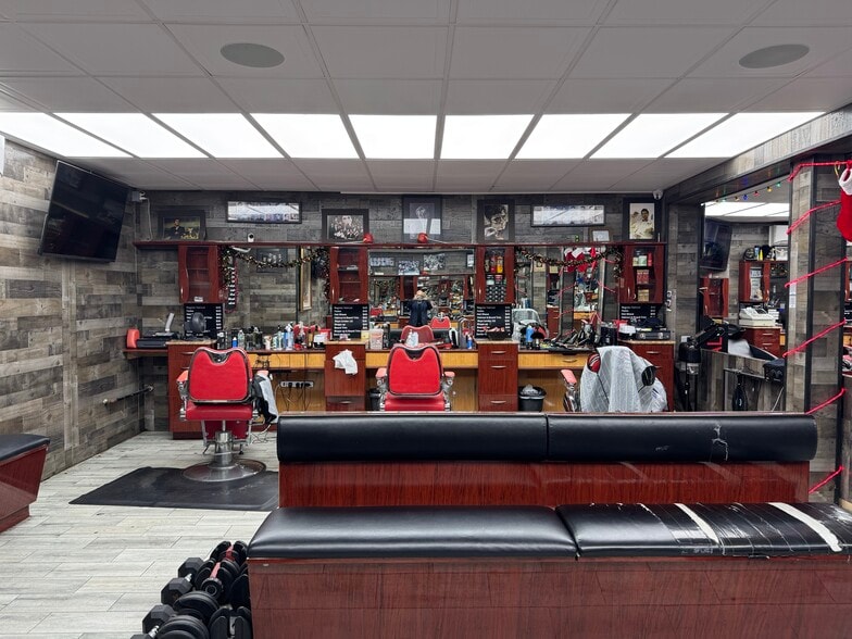 More Photos Of 701-705 Walt Whitman Rd, Melville Storefront For Sale