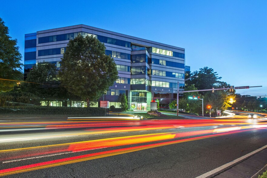 More Photos Of 5607 Glenridge Dr NE, Atlanta Office For Lease