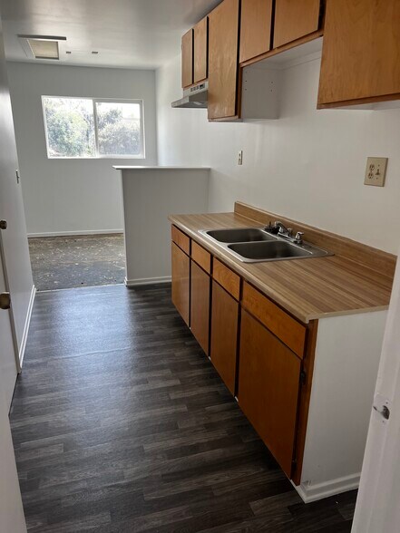 More Photos Of 3977 W 171st St, Torrance Service For Sale