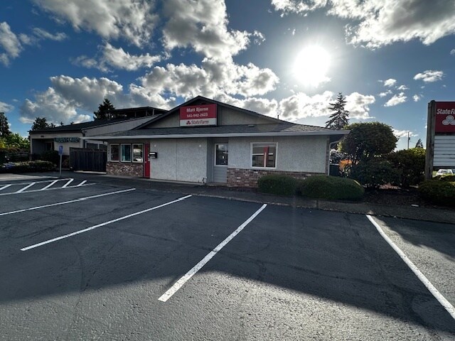 Primary Photo Of 1481 Gateway Blvd, Cottage Grove Medical For Lease