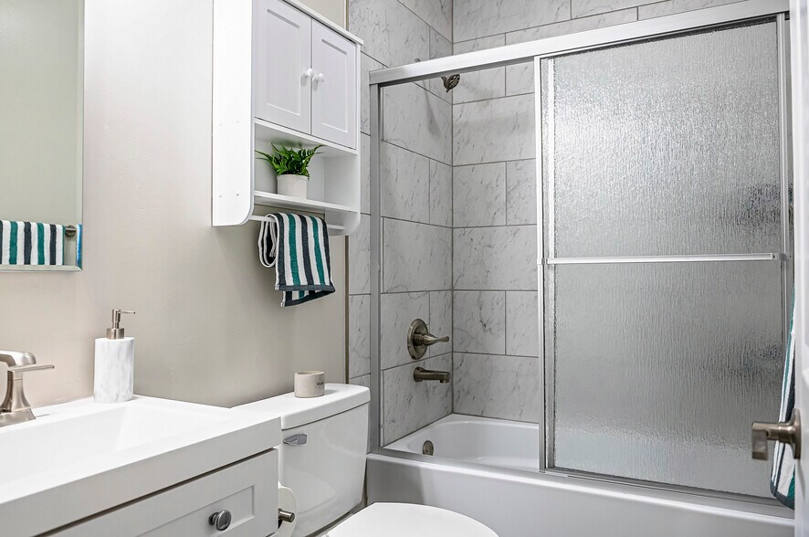 More Photos Of 320 Koch Ave, Ann Arbor Apartments For Sale