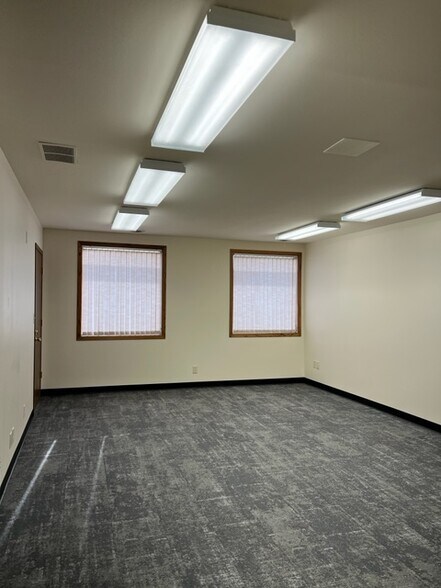 More Photos Of 21100 W Capitol Dr, Pewaukee Office For Lease