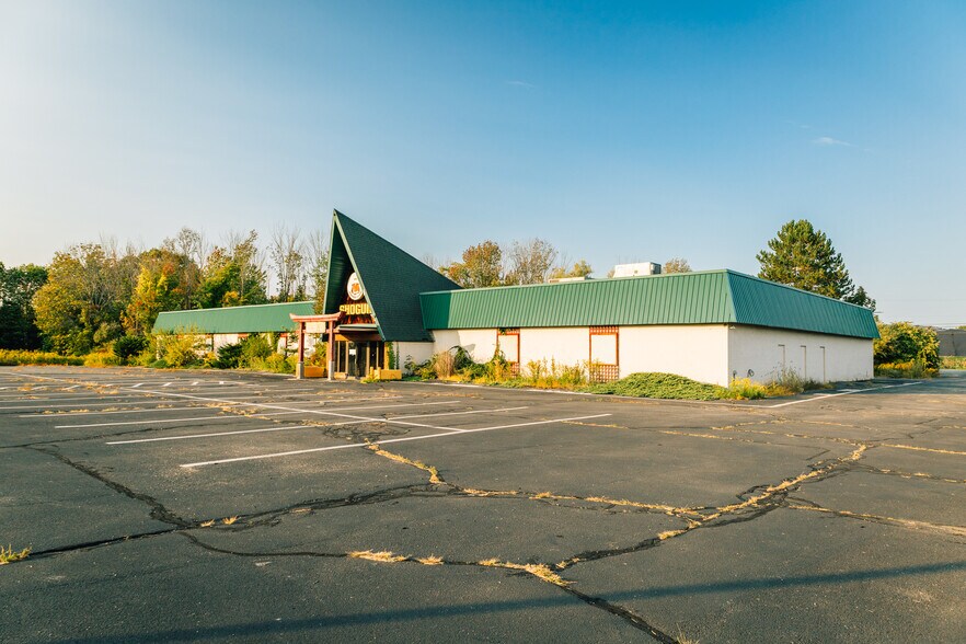 More Photos Of 347 Shattuck Way, Newington General Retail For Sale
