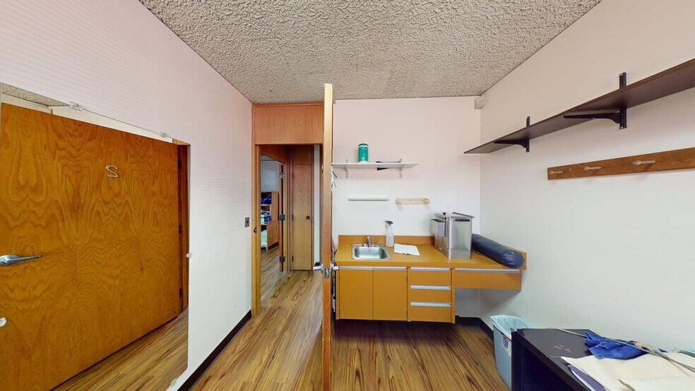 More Photos Of 1425 N McLean Blvd, Elgin Medical For Sale