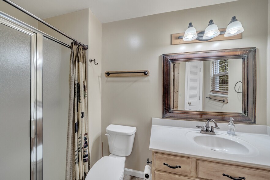 More Photos Of 2003 Bend of the Riv, Hiawassee Specialty For Sale