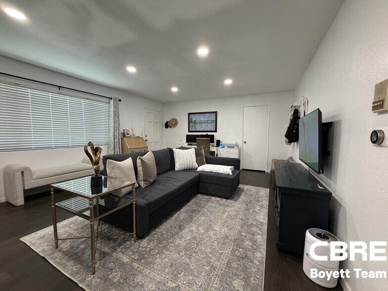 More Photos Of 22607 14th St, Newhall Apartments For Sale