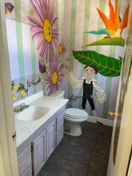 More Photos Of 1101 W Burbank Blvd, Burbank Office Residential For Lease