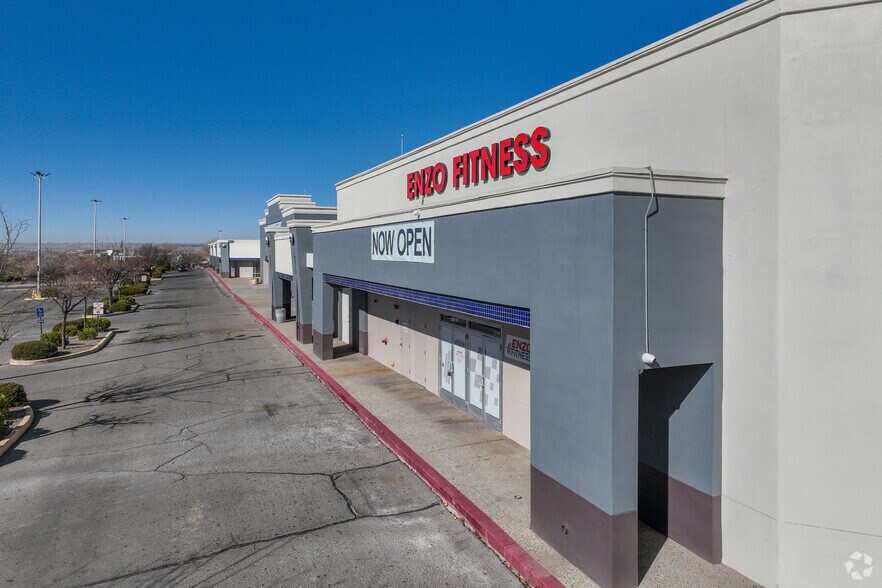 More Photos Of 3621-3901 Menaul NE, Albuquerque General Retail For Lease