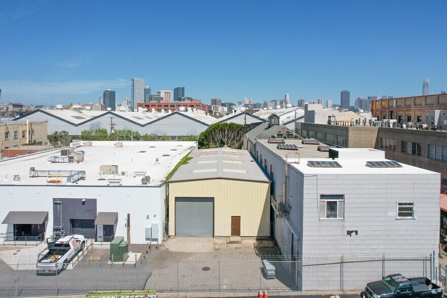 More Photos Of 2757 16th St, San Francisco Warehouse For Lease