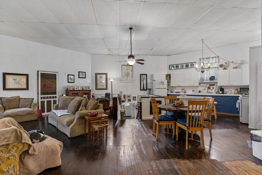 More Photos Of 736 Texas Palmyra Hwy, White Mills Storefront Retail Residential For Sale