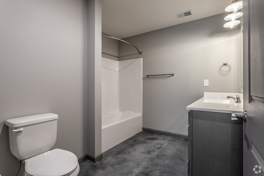 More Photos Of 1812 Bourbon St, Ashville Apartments For Sale