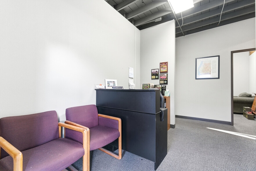 More Photos Of 2318 Pacific Ave, Forest Grove Office For Sale