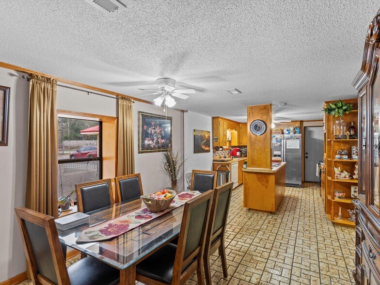 More Photos Of 901 Haven Dr, Dothan Flex For Sale