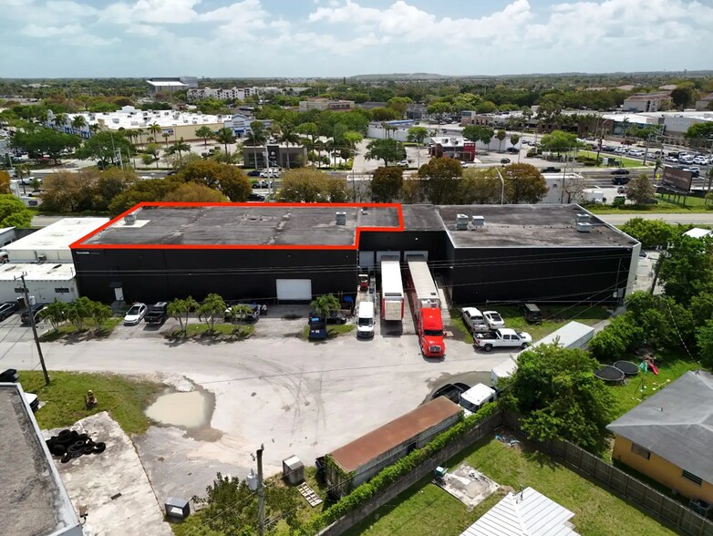 More Photos Of 11441 SW 208th Dr, Miami Warehouse For Lease