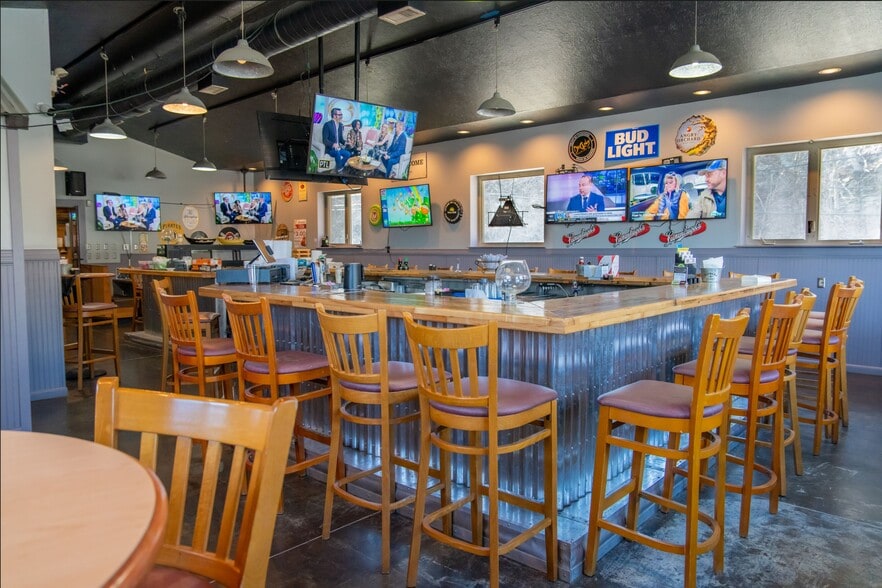 More Photos Of 1562 Island Ave, McKees Rocks Restaurant For Sale