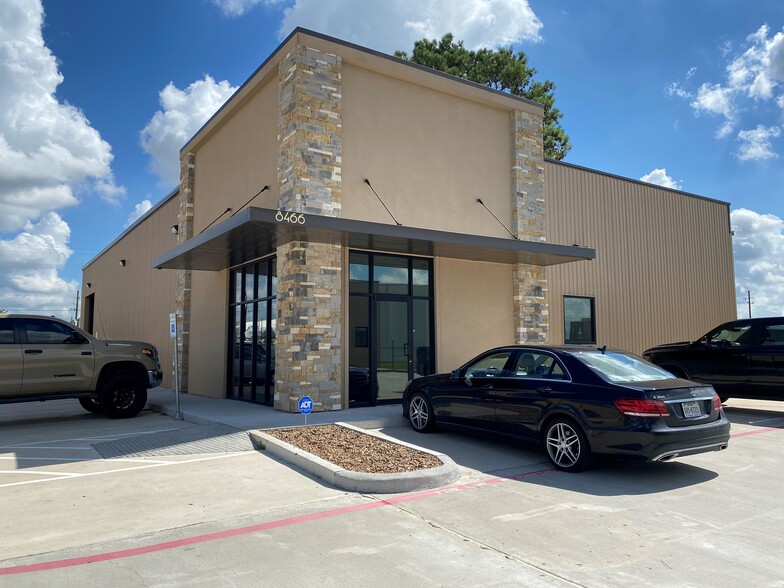 Primary Photo Of 8466 N Sam Houston Pky W, Houston Warehouse For Lease