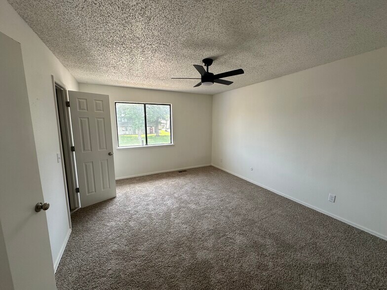 More Photos Of 1701 S West End St, Springdale Apartments For Sale