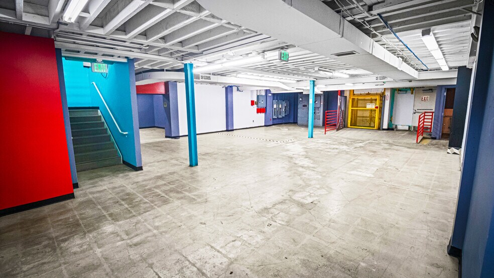 More Photos Of 236-242 Pine Ave, Long Beach Storefront Retail Office For Lease
