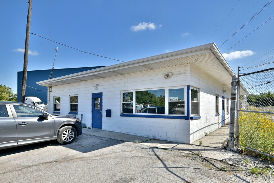 More Photos Of 5700 41st, Forest View Sports And Entertainment For Sale