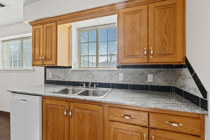 More Photos Of 984 E 900 S, Provo Apartments For Sale