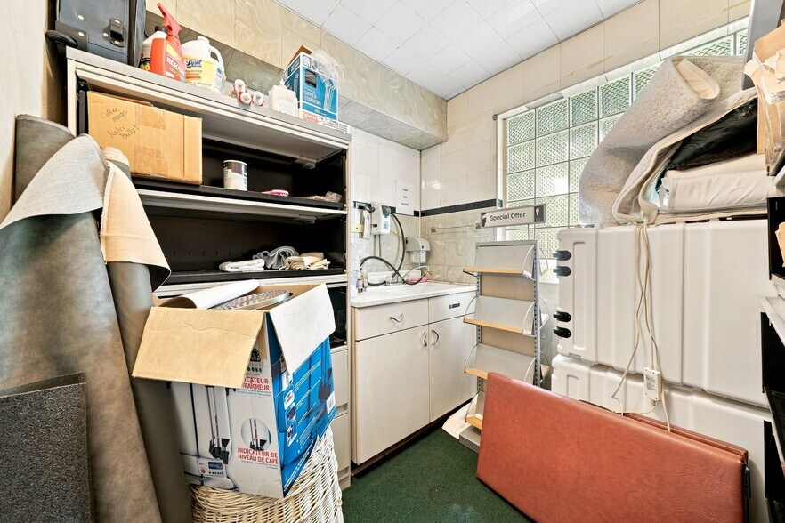 More Photos Of 1802 Lincoln Way, McKeesport Medical For Sale