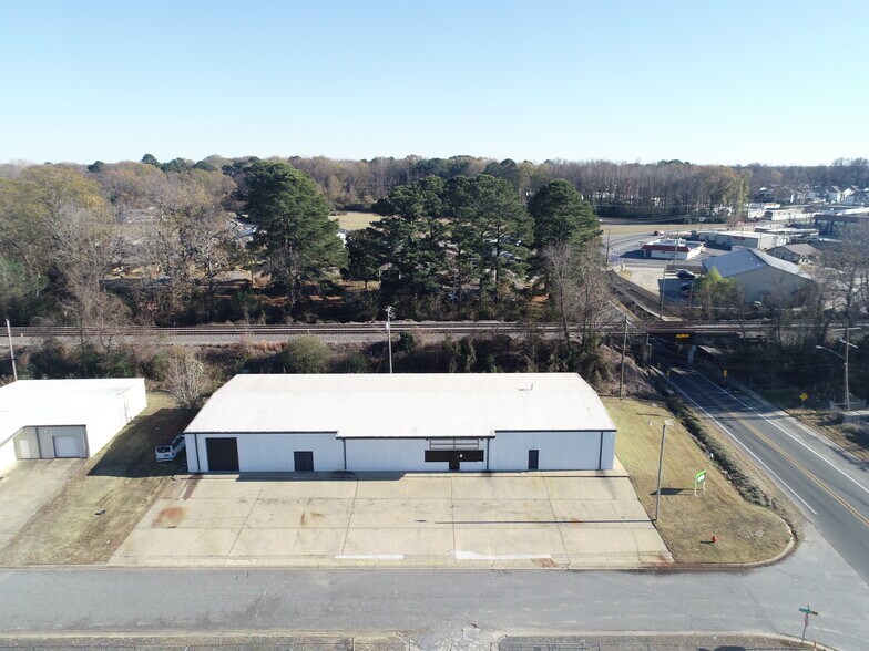 More Photos Of 801 Sandalwood Dr, Jacksonville Freestanding For Sale