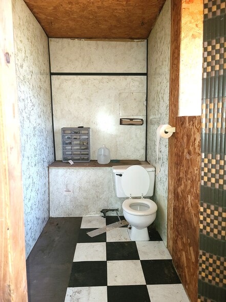 More Photos Of 301 Bergen St, Harrison Warehouse For Sale