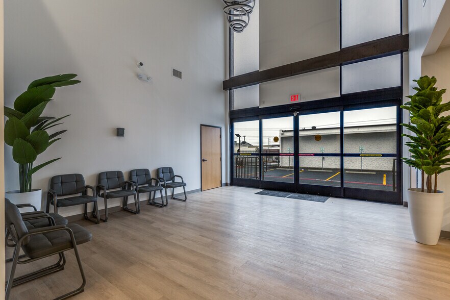 More Photos Of 1735 Babcock Rd, San Antonio Office For Lease