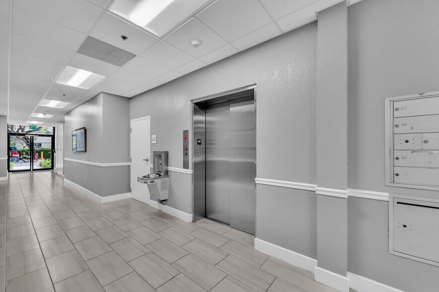 More Photos Of 12953 Palm West Dr, Loxahatchee Medical For Lease