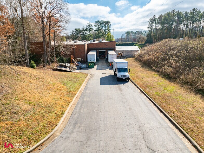 More Photos Of 2800 Colonnades Ct, Peachtree Corners Light Distribution For Lease