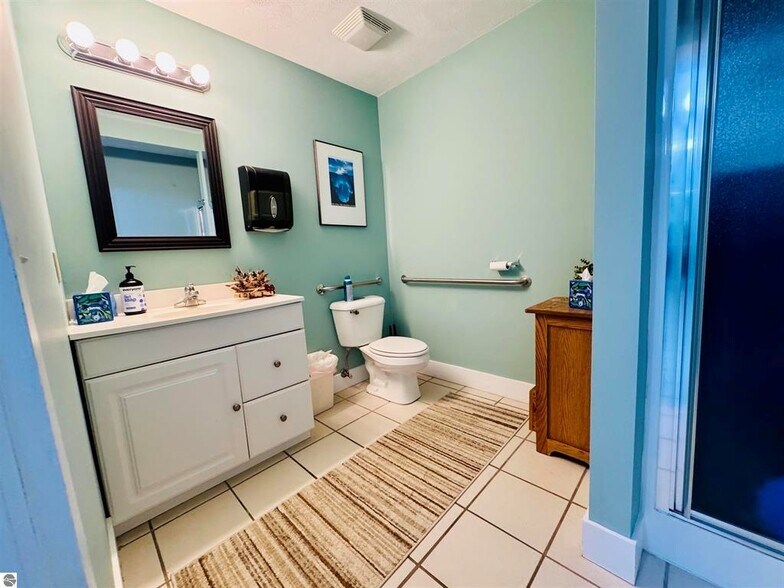 More Photos Of 125 Ames St, Elk Rapids Office For Lease