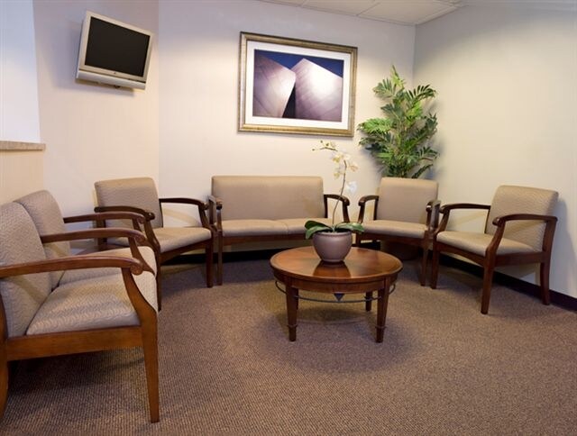 More Photos Of 18250 Roscoe Blvd, Northridge Medical For Lease