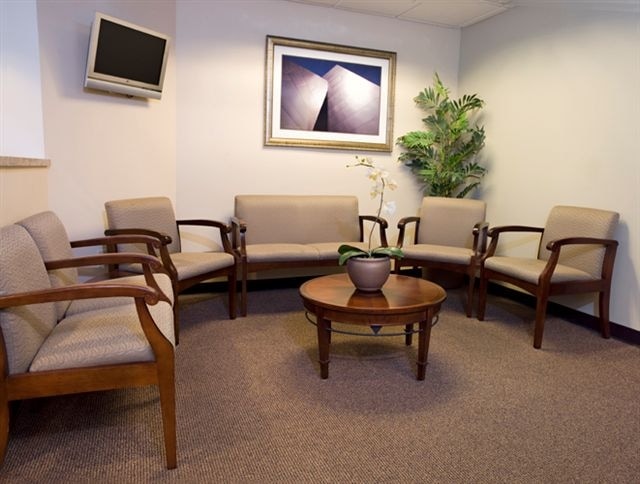 More Photos Of 18250 Roscoe Blvd, Northridge Medical For Lease