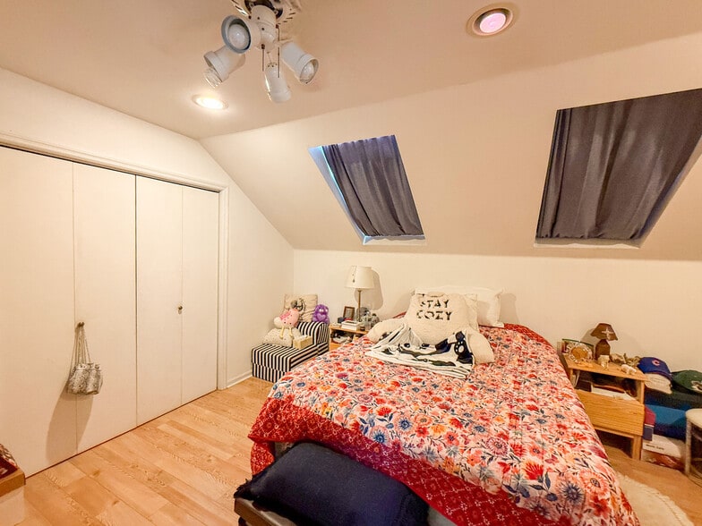 More Photos Of 208 N Waukegan Rd, Lake Bluff Apartments For Sale