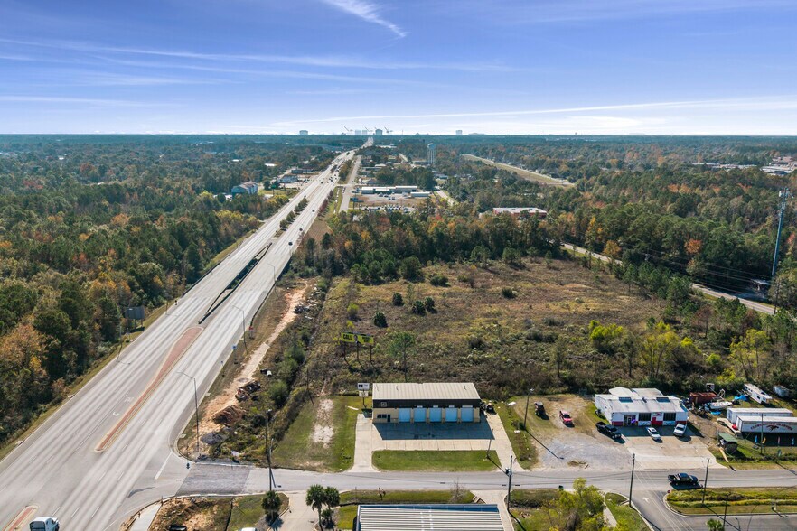 More Photos Of 15237 Russell Blvd, Gulfport Auto Salvage Facility For Lease