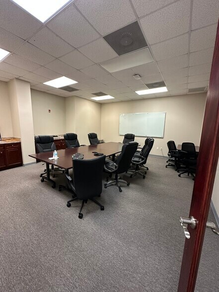 More Photos Of 4371 US Highway 17, Orange Park Office For Lease