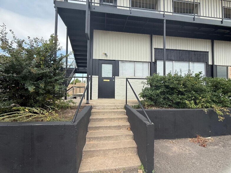 More Photos Of 1315 24th Ave SW, Norman Office For Lease