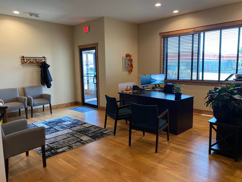 More Photos Of 803 Fairfax St, Altoona Office For Lease