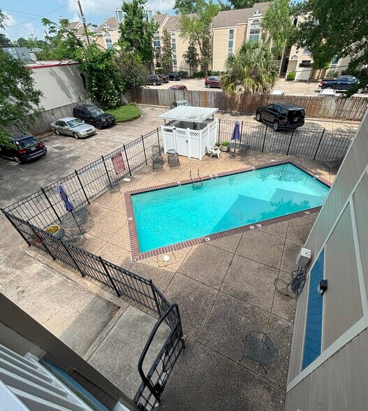 More Photos Of 5855 Citrus Blvd, New Orleans Apartments For Sale