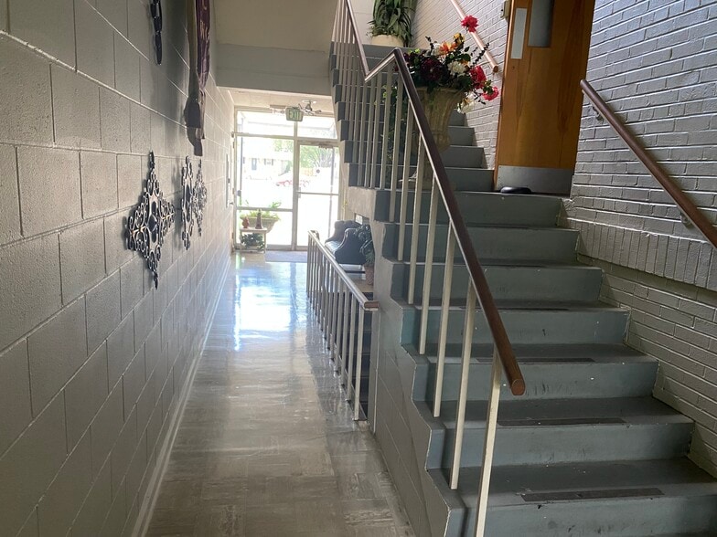 More Photos Of 201 S 8th St, Gadsden Religious Facility For Sale