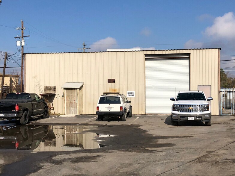 More Photos Of 18059 Rosedale Hwy, Bakersfield Warehouse For Lease