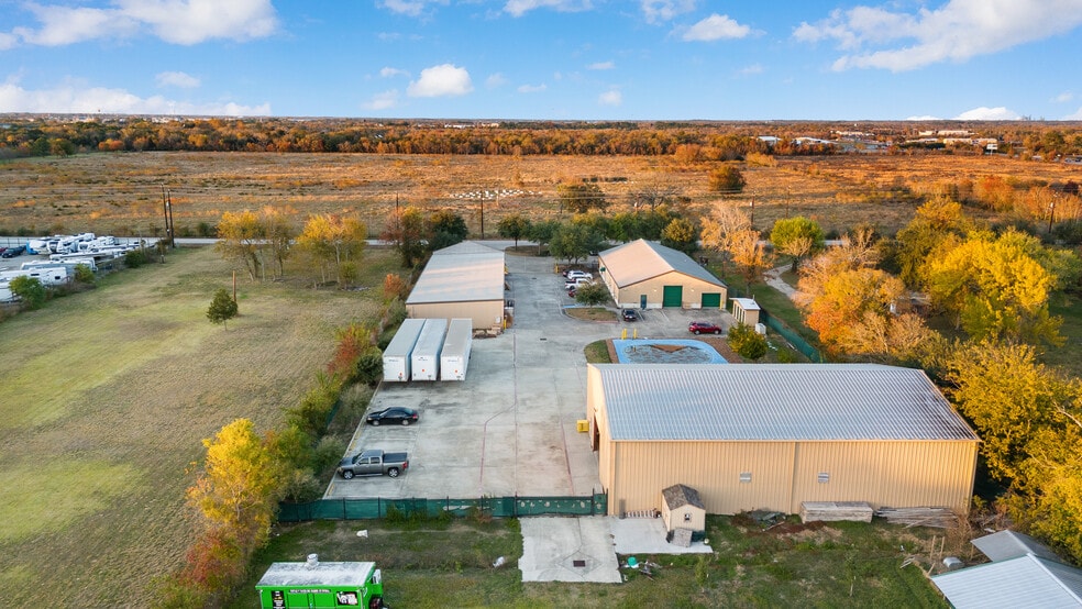 More Photos Of 207 W Archer Rd, Baytown Warehouse For Sale