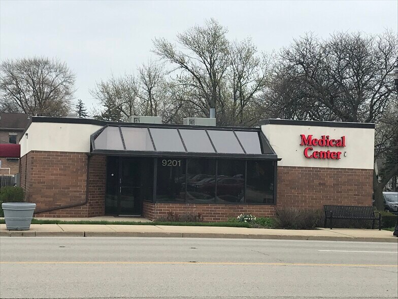 More Photos Of 9201 N Waukegan Rd, Morton Grove Medical For Sale