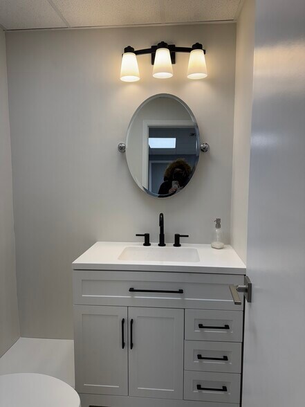 More Photos Of 128 Front St, Mineola Office For Sale