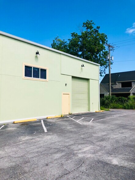 More Photos Of 2905 W Kennedy Blvd, Tampa Freestanding For Sale