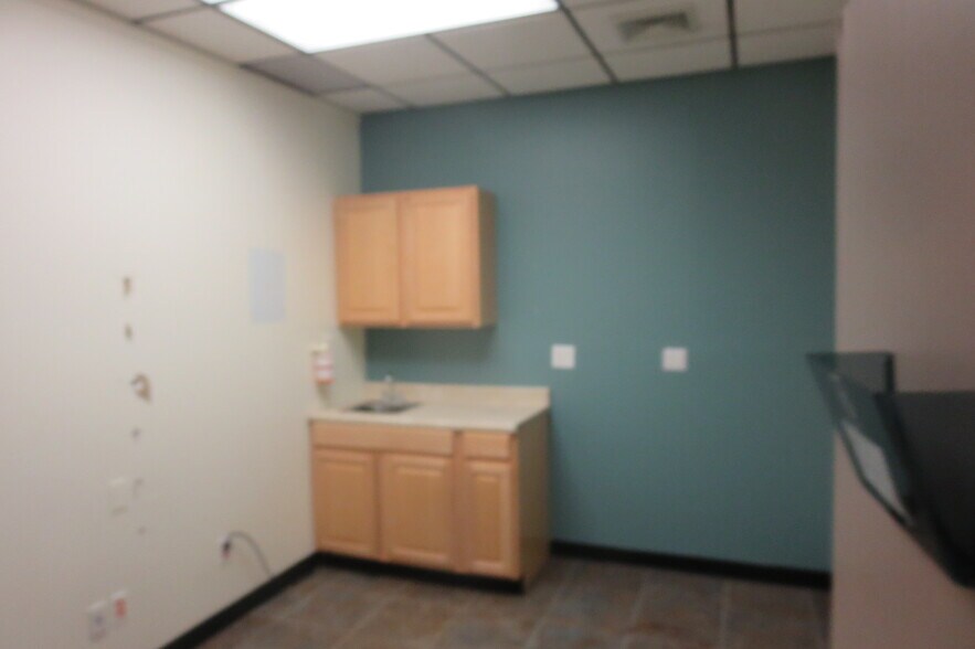 More Photos Of 189 Main Rd, Riverhead Medical For Lease